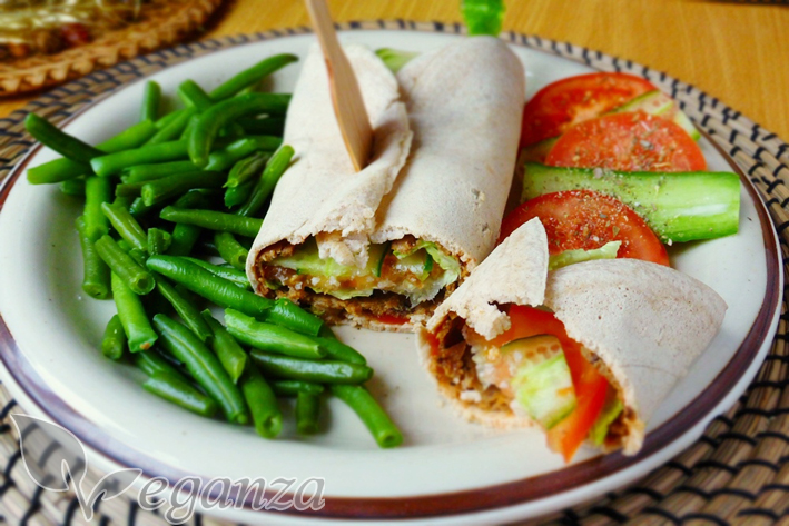 pohankova-tortilla-se-seitanem-a-fazolkami