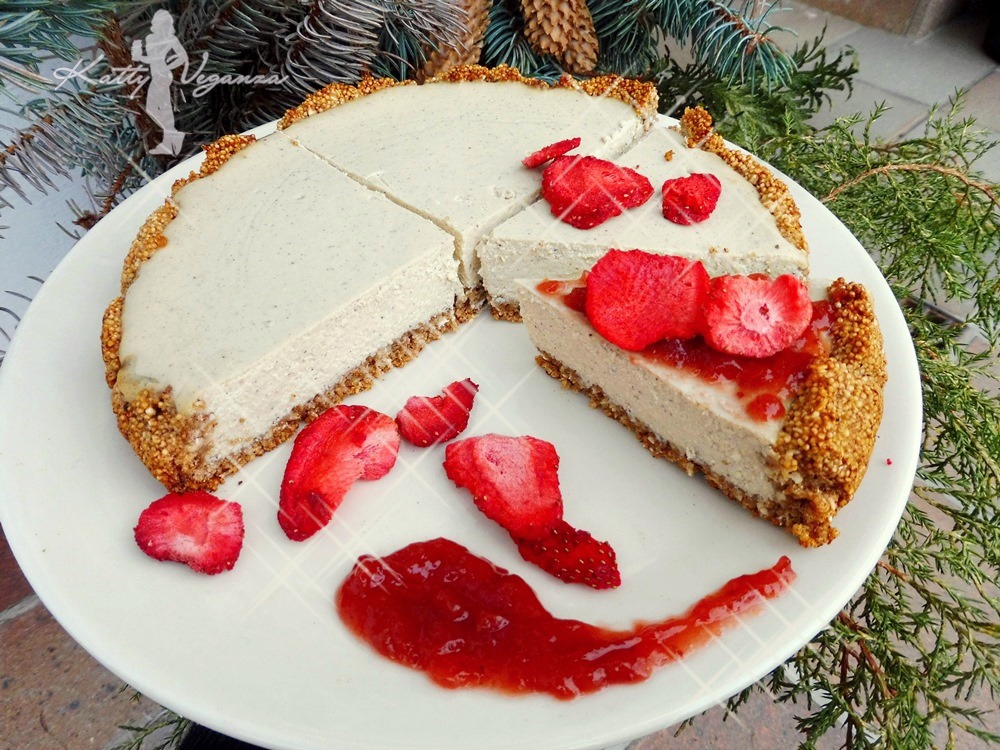 vanilkovy-cheesecake-s-amarantovou-krustou